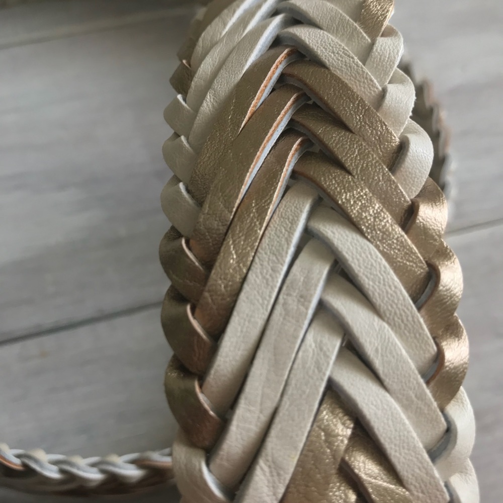 White and gold belt